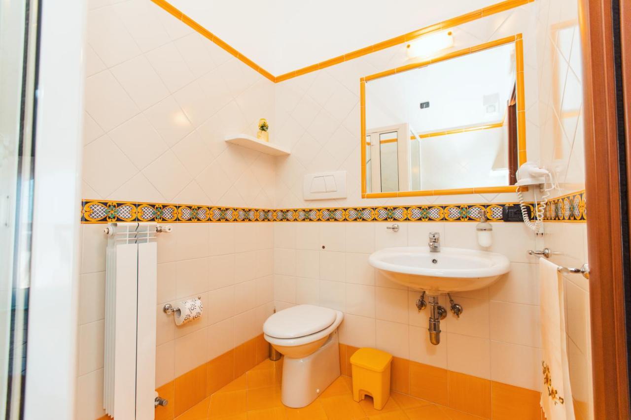 Hotel Roccia Fiorita à Furore Extérieur photo