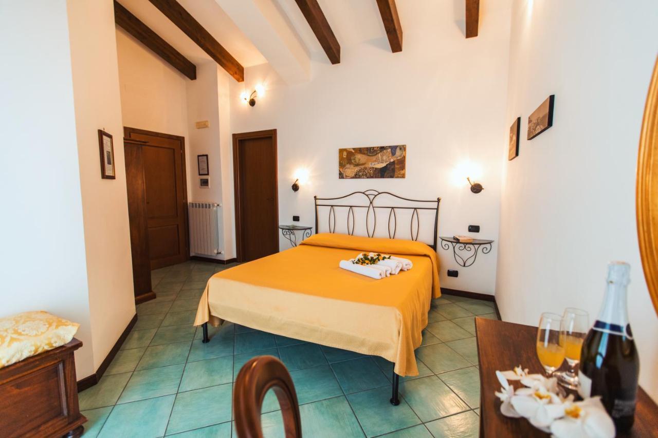 Hotel Roccia Fiorita à Furore Extérieur photo